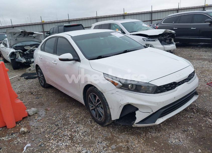 2022 Kia Forte LXS (VIN 3KPF24AD2NE474138) main photo