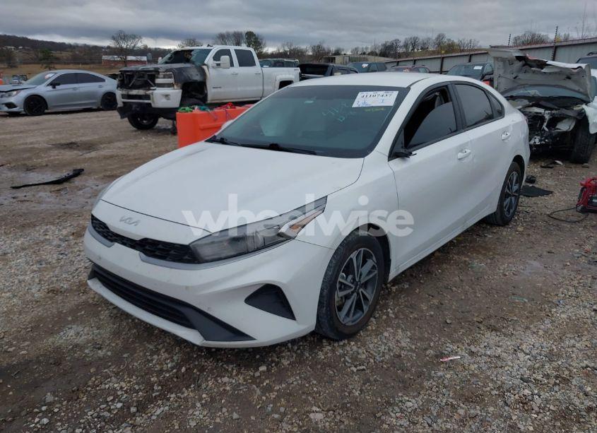 Photo 2 of 2022 Kia Forte LXS (VIN 3KPF24AD2NE474138)