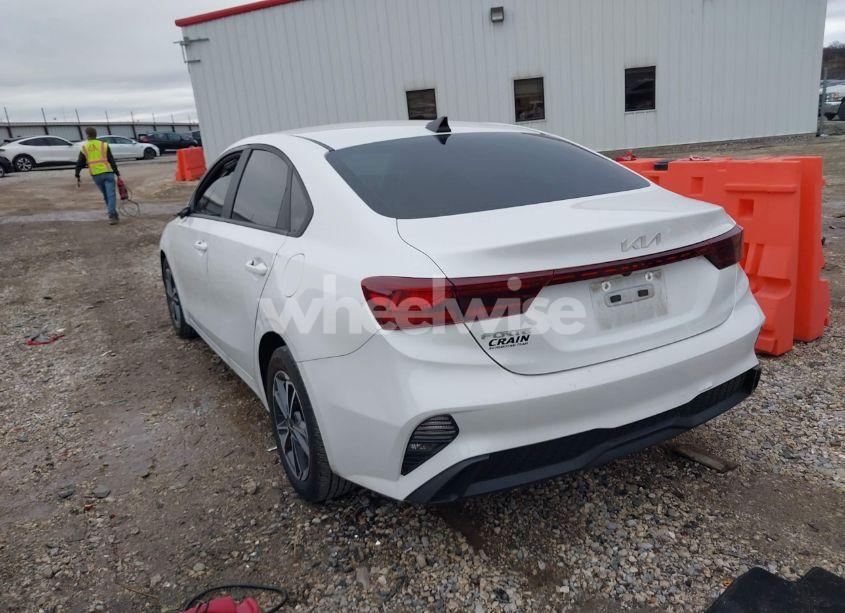 Photo 3 of 2022 Kia Forte LXS (VIN 3KPF24AD2NE474138)