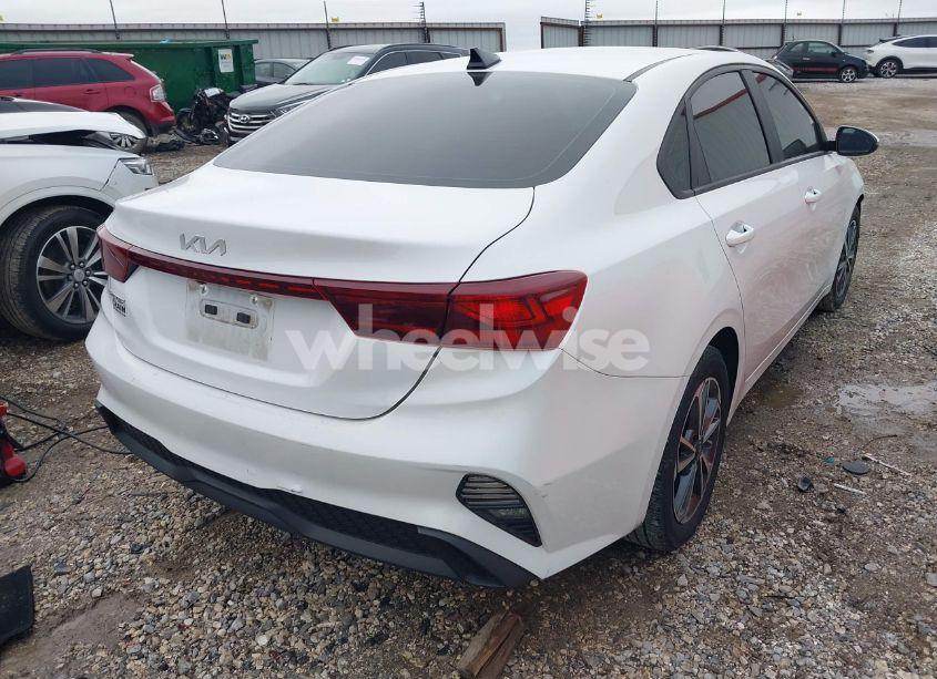 Photo 4 of 2022 Kia Forte LXS (VIN 3KPF24AD2NE474138)