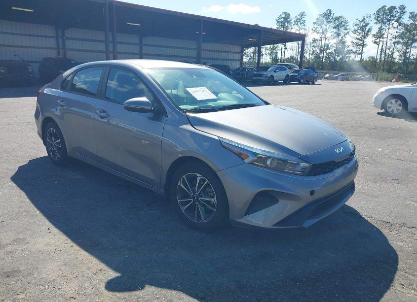 2023 Kia Forte LXS (VIN 3KPF24AD2PE543171) main photo