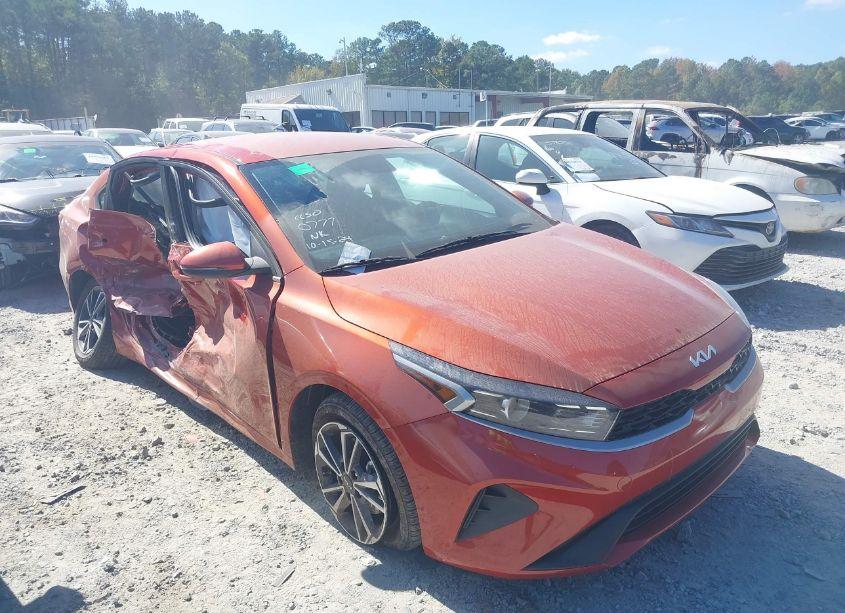 2023 Kia Forte LXS (VIN 3KPF24AD2PE560777) main photo