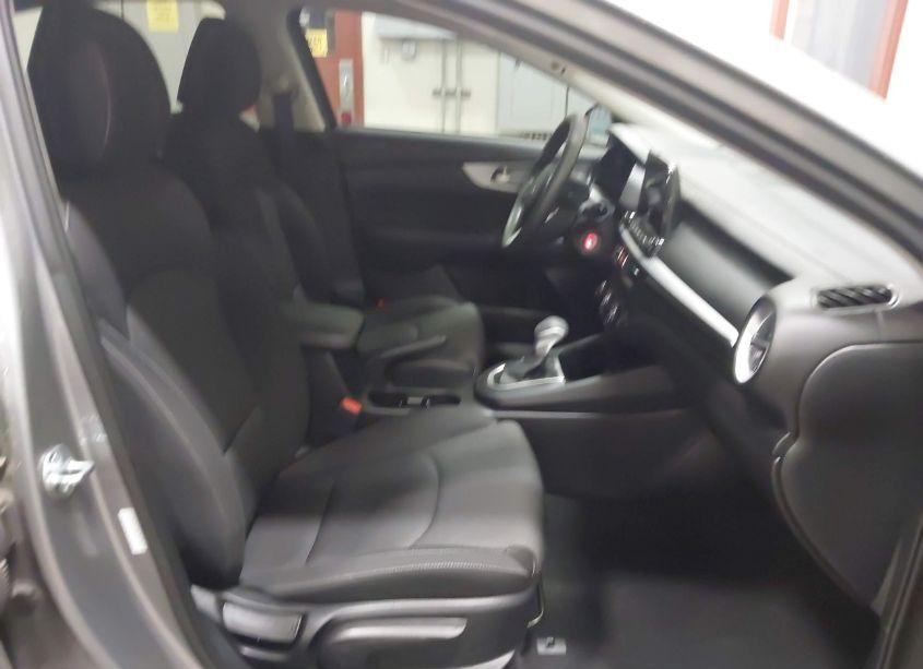 Photo 5 of 2023 Kia Forte LXS (VIN 3KPF24AD2PE632660)