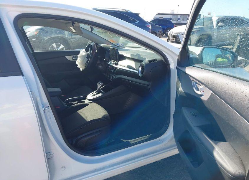 Photo 5 of 2023 Kia Forte LXS (VIN 3KPF24AD2PE669210)