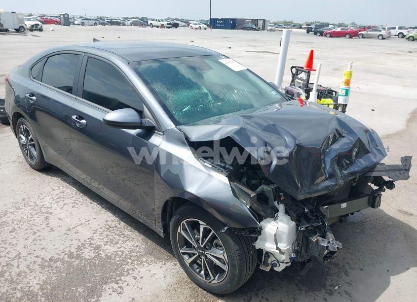 2023 Kia Forte LXS (VIN 3KPF24AD2PE682961) main photo