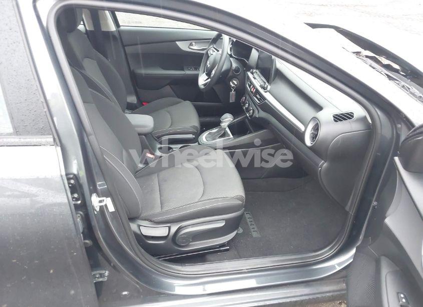 Photo 5 of 2023 Kia Forte LXS (VIN 3KPF24AD2PE693264)