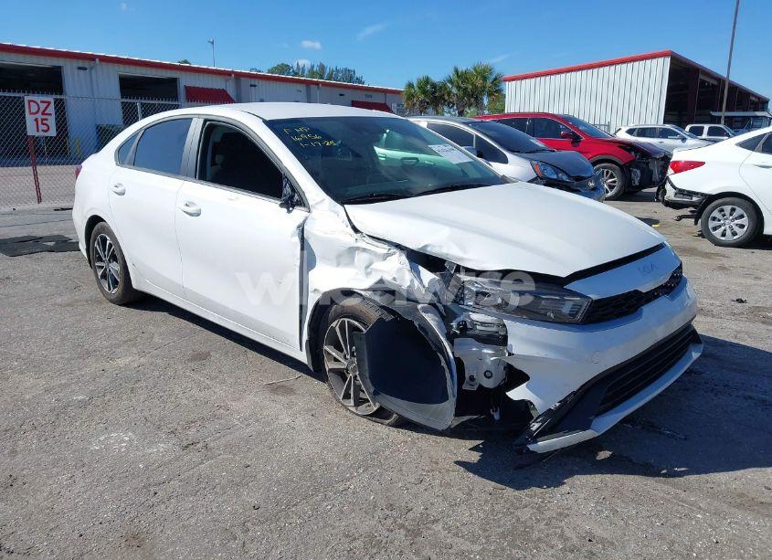 2023 Kia Forte LXS (VIN 3KPF24AD2PE694589) main photo