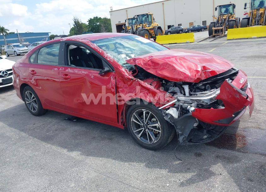 2024 Kia Forte LXS (VIN 3KPF24AD2RE695910) main photo