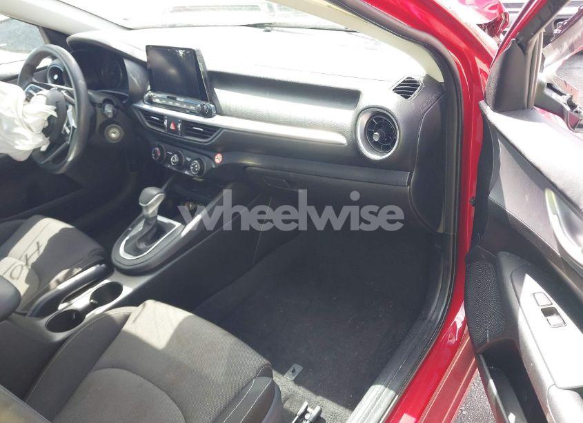 Photo 5 of 2024 Kia Forte LXS (VIN 3KPF24AD2RE695910)