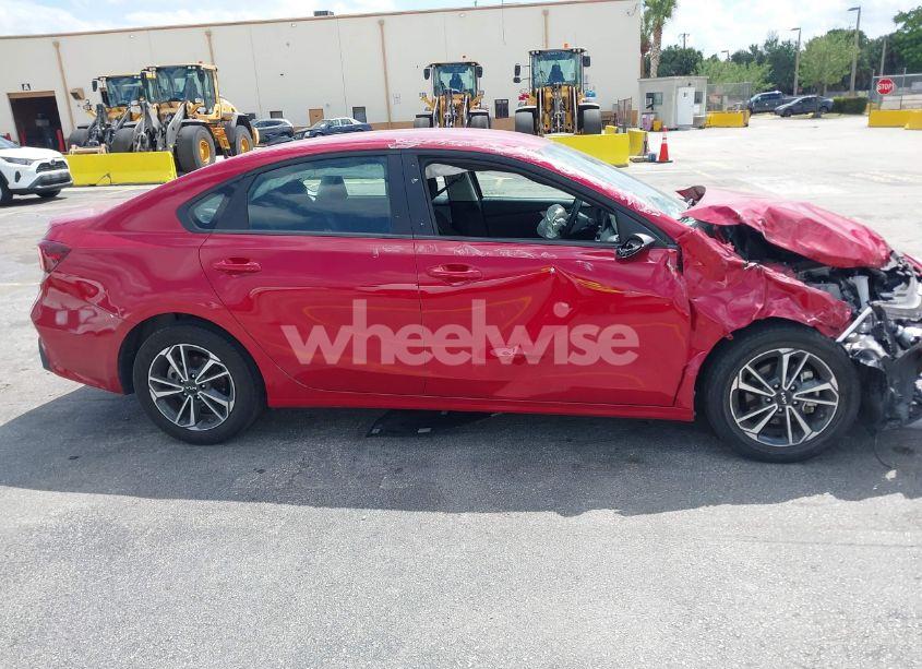 Photo 6 of 2024 Kia Forte LXS (VIN 3KPF24AD2RE695910)