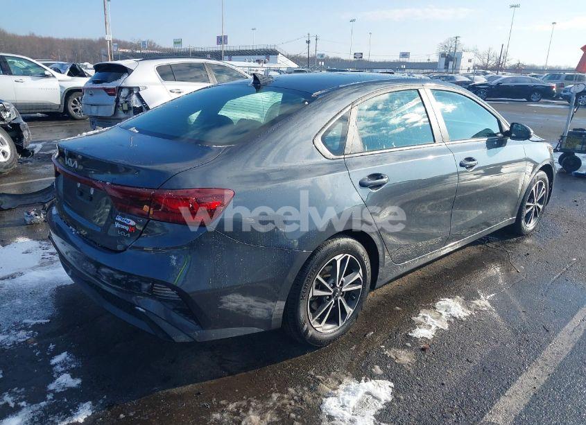 Photo 4 of 2024 Kia Forte LXS (VIN 3KPF24AD2RE709398)