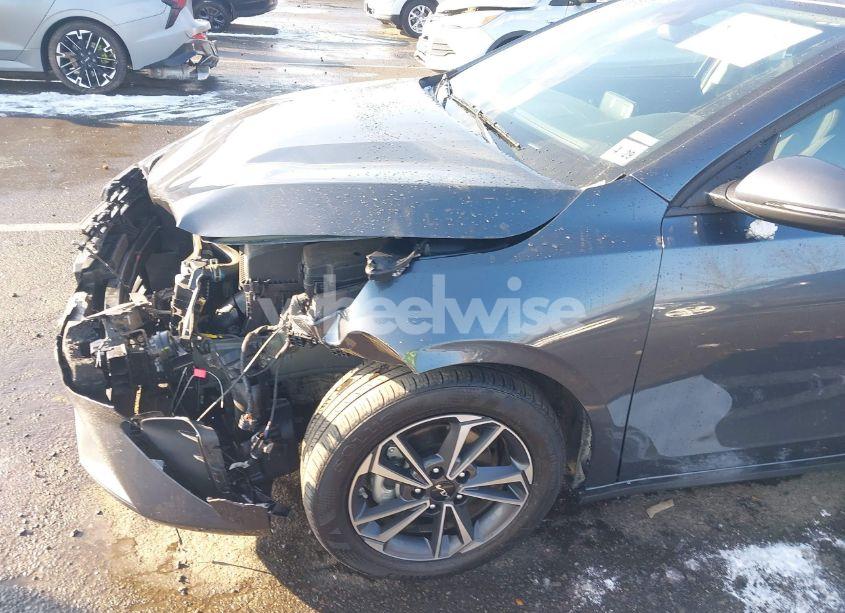 Photo 6 of 2024 Kia Forte LXS (VIN 3KPF24AD2RE709398)