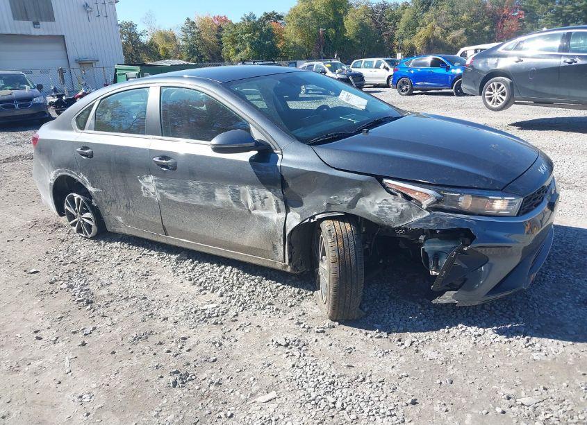 2024 Kia Forte LXS (VIN 3KPF24AD2RE720174) main photo