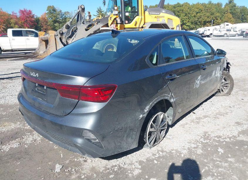 Photo 4 of 2024 Kia Forte LXS (VIN 3KPF24AD2RE720174)