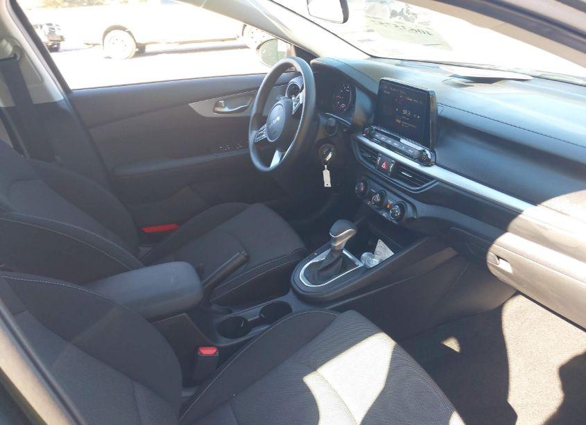 Photo 5 of 2024 Kia Forte LXS (VIN 3KPF24AD2RE720174)