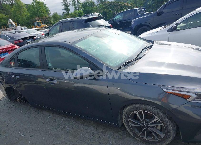 Photo 12 of 2024 Kia Forte LXS (VIN 3KPF24AD2RE726380)
