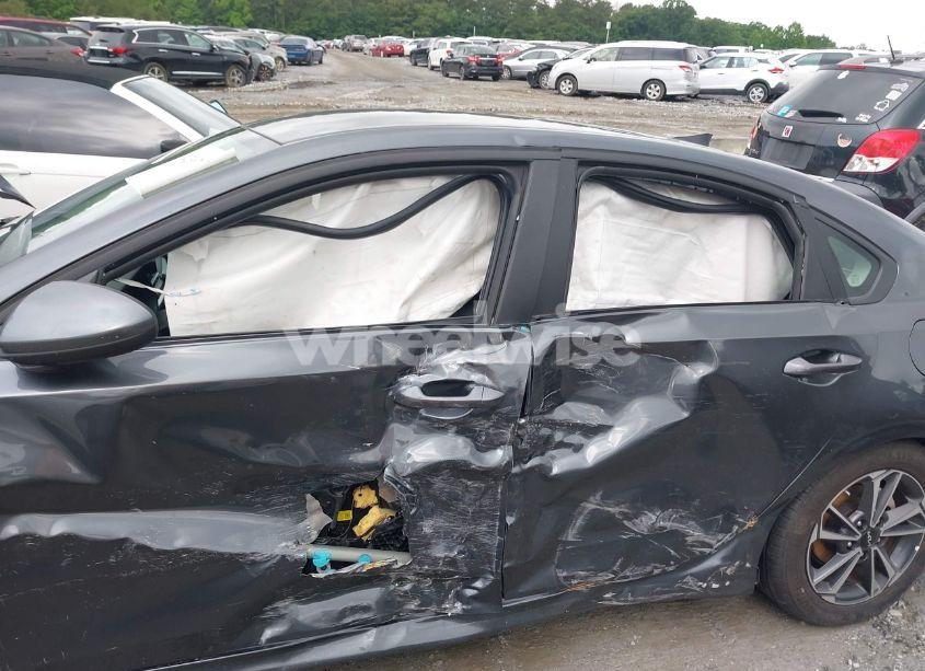 Photo 6 of 2024 Kia Forte LXS (VIN 3KPF24AD2RE726380)