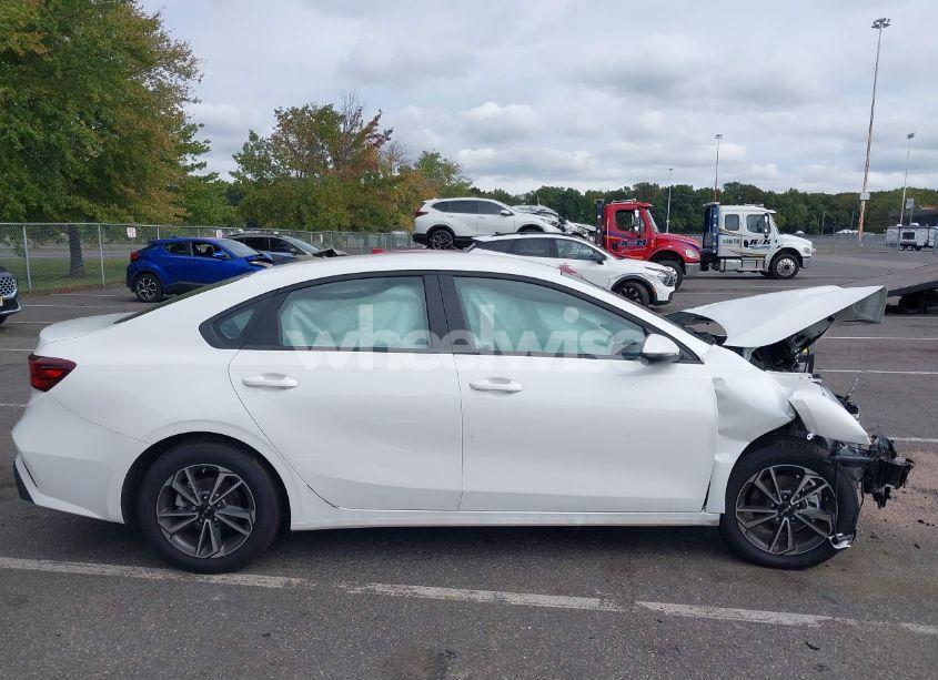 Photo 14 of 2024 Kia Forte LXS (VIN 3KPF24AD2RE745995)