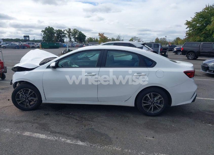 Photo 15 of 2024 Kia Forte LXS (VIN 3KPF24AD2RE745995)