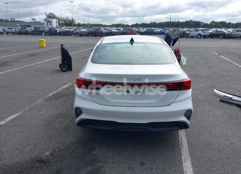 Photo 17 of 2024 Kia Forte LXS (VIN 3KPF24AD2RE745995)