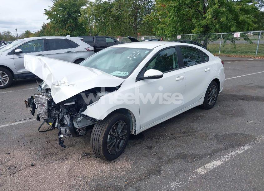 Photo 2 of 2024 Kia Forte LXS (VIN 3KPF24AD2RE745995)