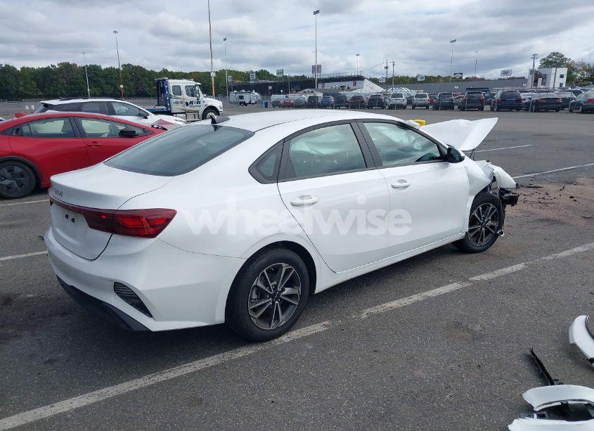 Photo 4 of 2024 Kia Forte LXS (VIN 3KPF24AD2RE745995)