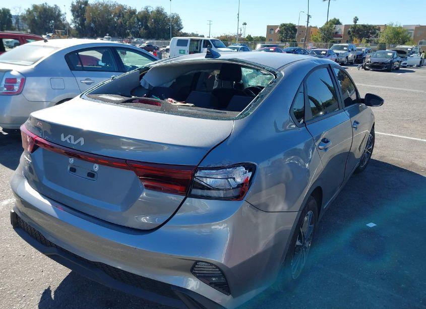 Photo 4 of 2024 Kia Forte LXS (VIN 3KPF24AD2RE760044)
