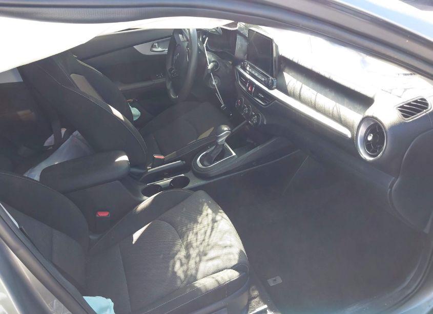 Photo 5 of 2024 Kia Forte LXS (VIN 3KPF24AD2RE760044)