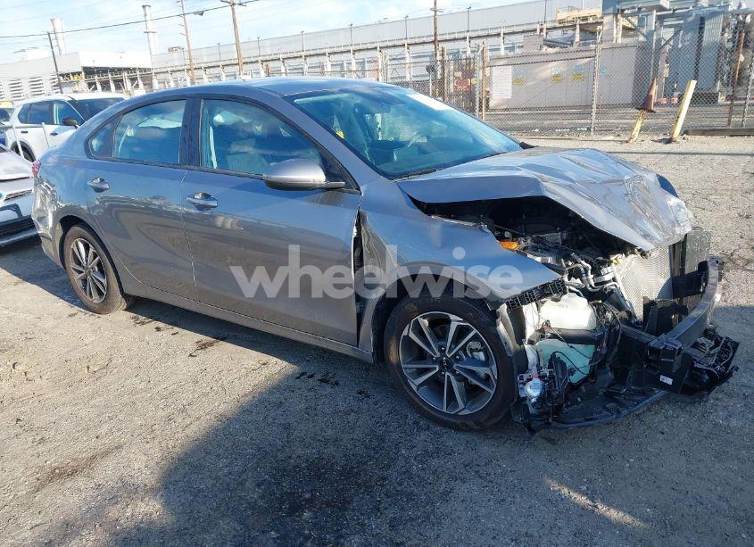 2024 Kia Forte LXS (VIN 3KPF24AD2RE760514) main photo