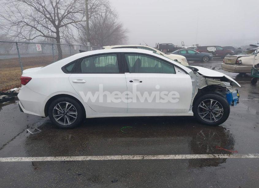 Photo 13 of 2024 Kia Forte LXS (VIN 3KPF24AD2RE763235)