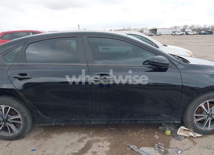 Photo 13 of 2024 Kia Forte LXS (VIN 3KPF24AD2RE770010)