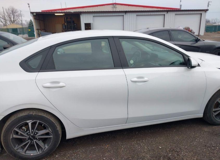 Photo 13 of 2024 Kia Forte LXS (VIN 3KPF24AD2RE770749)