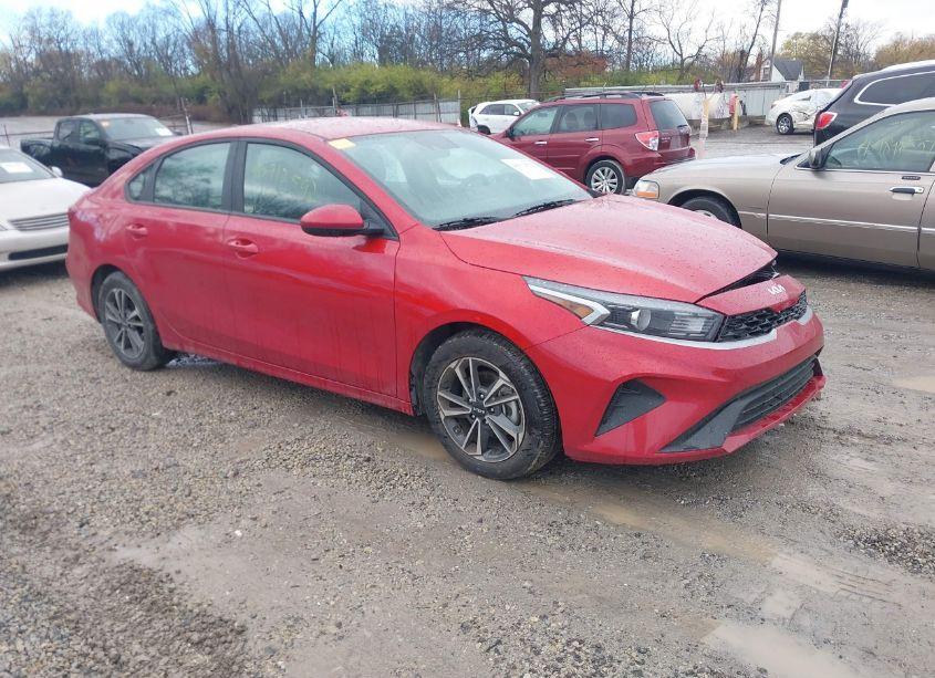 2024 Kia Forte LXS (VIN 3KPF24AD2RE779483) main photo