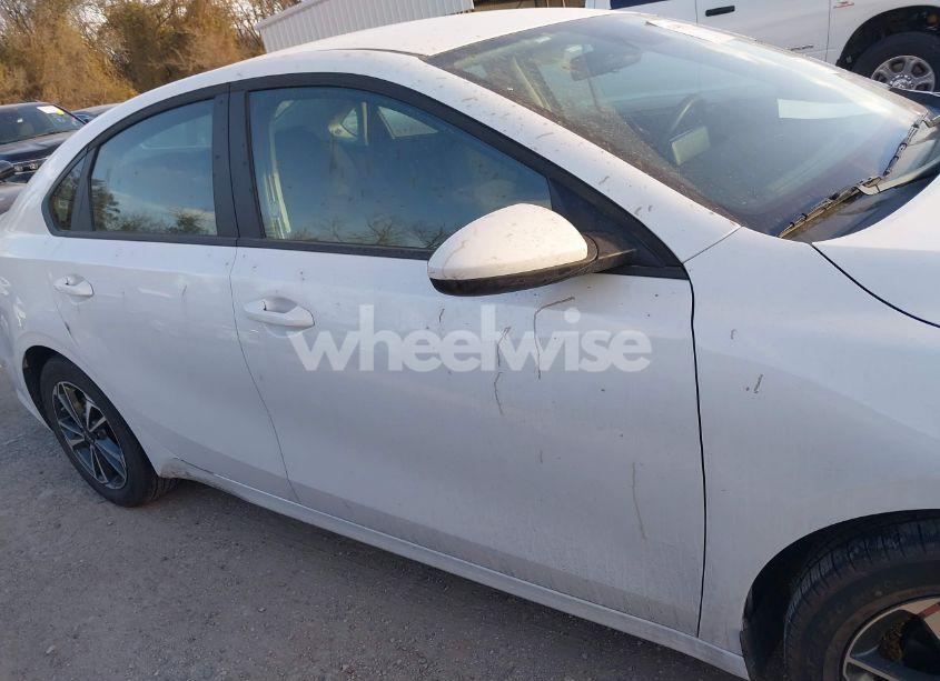 Photo 13 of 2024 Kia Forte LXS (VIN 3KPF24AD2RE792735)