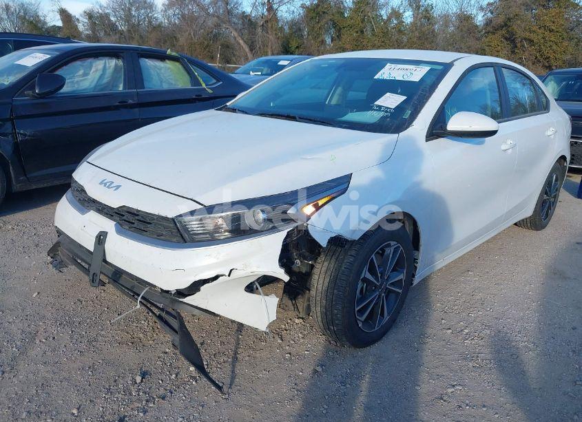 Photo 2 of 2024 Kia Forte LXS (VIN 3KPF24AD2RE792735)