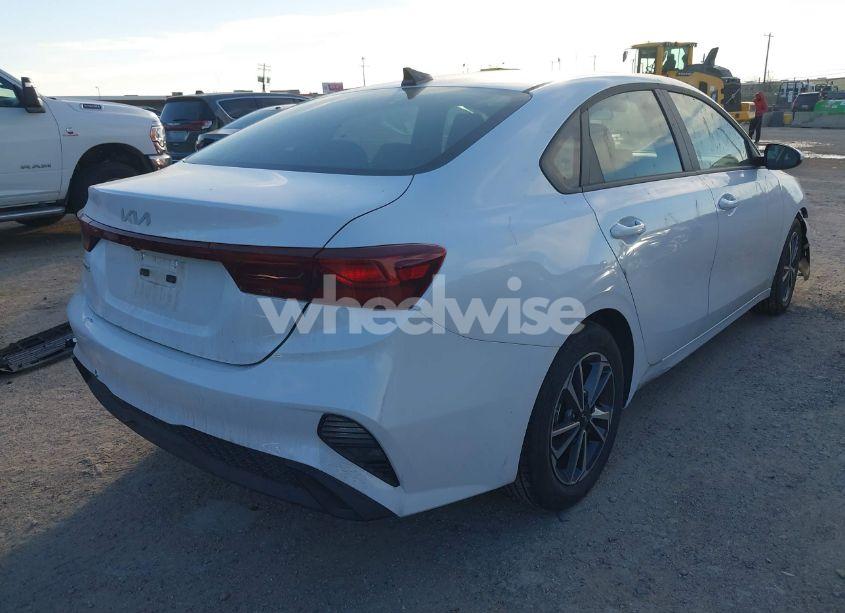 Photo 4 of 2024 Kia Forte LXS (VIN 3KPF24AD2RE792735)