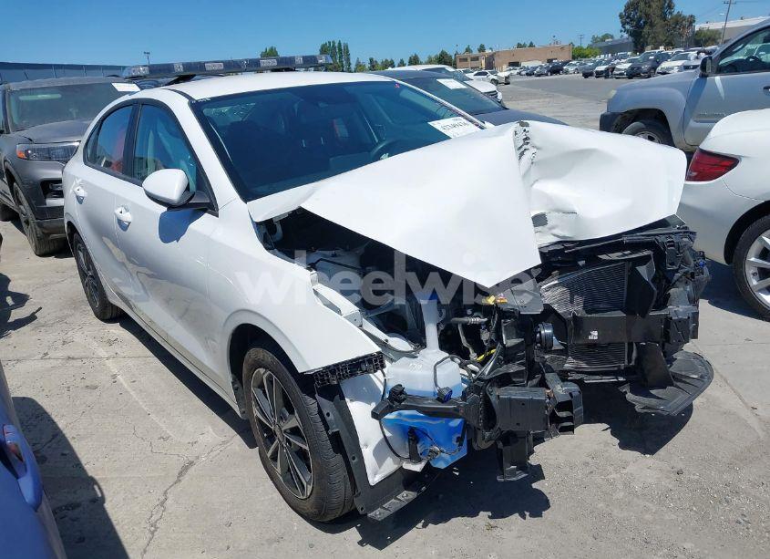 2024 Kia Forte LXS (VIN 3KPF24AD2RE798485) main photo