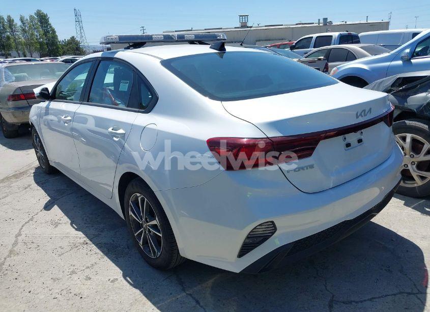 Photo 3 of 2024 Kia Forte LXS (VIN 3KPF24AD2RE798485)
