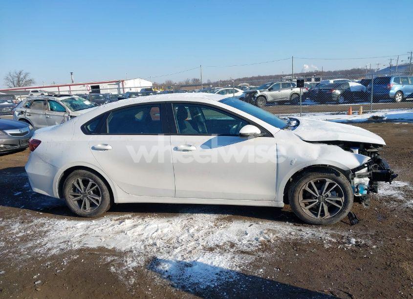 Photo 13 of 2024 Kia Forte LXS (VIN 3KPF24AD2RE810683)