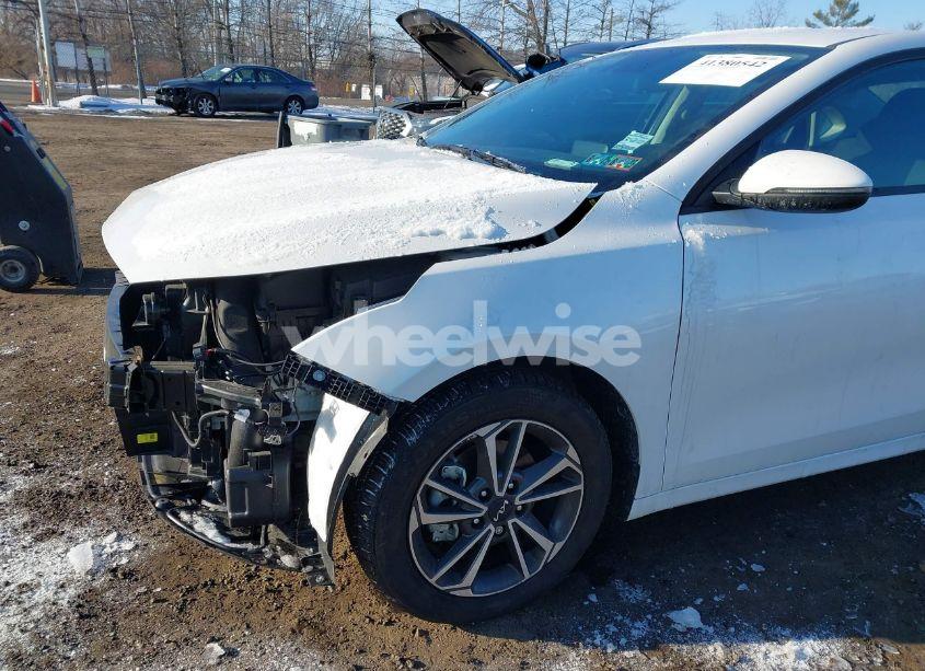 Photo 6 of 2024 Kia Forte LXS (VIN 3KPF24AD2RE810683)