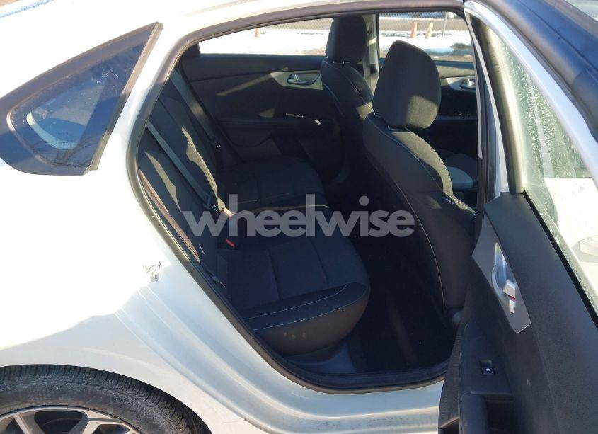 Photo 8 of 2024 Kia Forte LXS (VIN 3KPF24AD2RE810683)