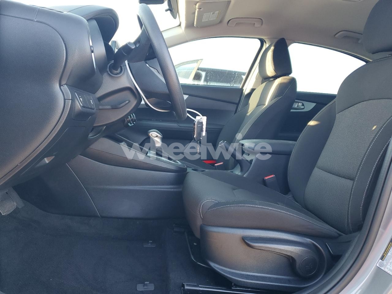 Photo 7 of 2024 KIA FORTE LX (VIN 3KPF24AD2RE824454)