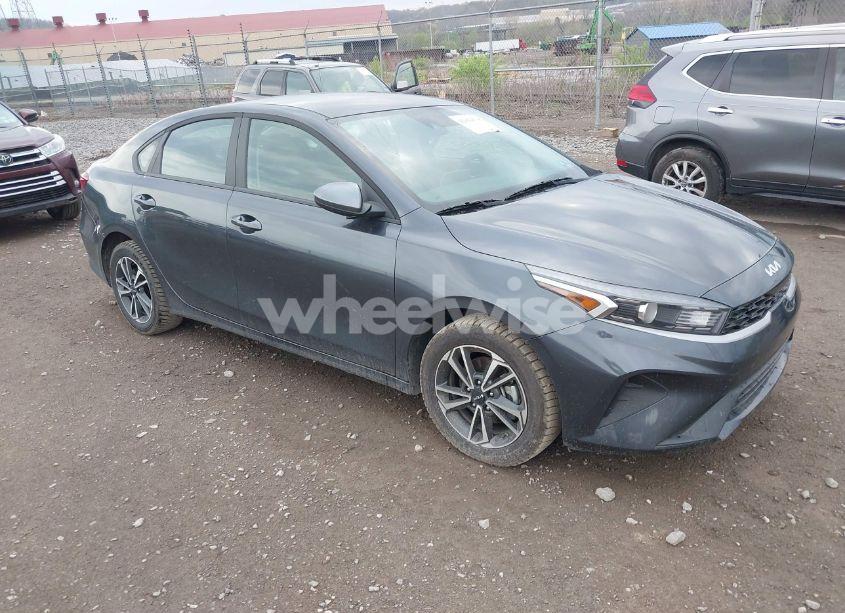 2024 Kia Forte LXS (VIN 3KPF24AD2RE834627) main photo