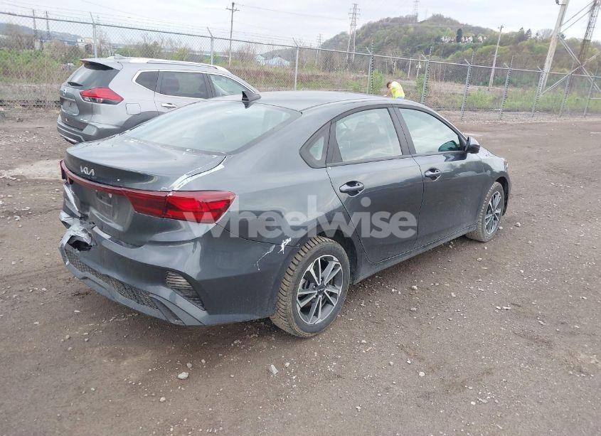 Photo 4 of 2024 Kia Forte LXS (VIN 3KPF24AD2RE834627)