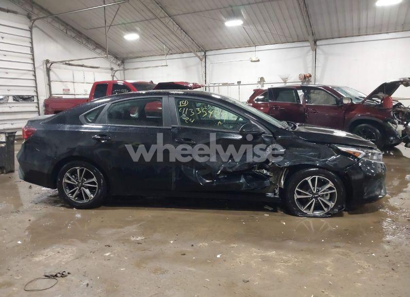 Photo 13 of 2024 Kia Forte LXS (VIN 3KPF24AD2RE836653)