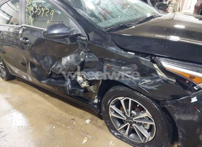 Photo 6 of 2024 Kia Forte LXS (VIN 3KPF24AD2RE836653)