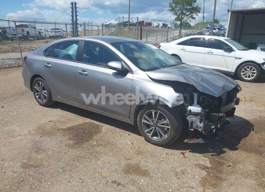 2024 Kia Forte LXS (VIN 3KPF24AD2RE841318) main photo