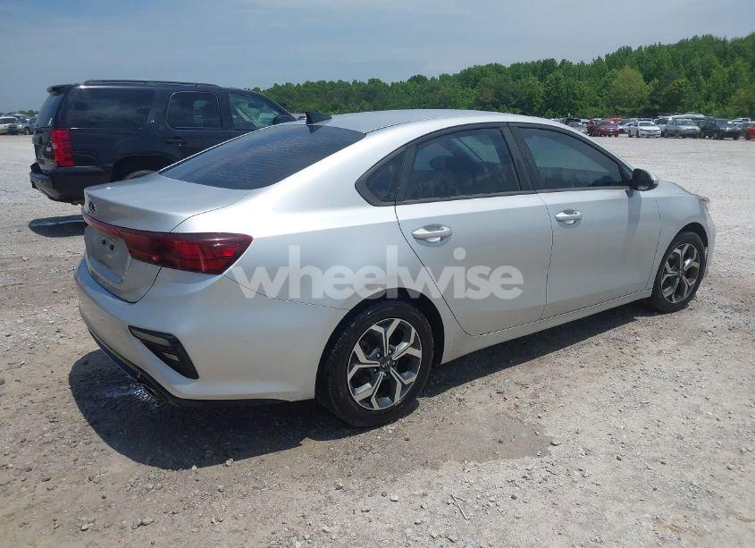 Photo 4 of 2019 Kia Forte LXS (VIN 3KPF24AD3KE008312)
