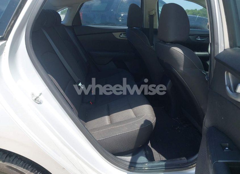 Photo 8 of 2019 Kia Forte LXS (VIN 3KPF24AD3KE008312)