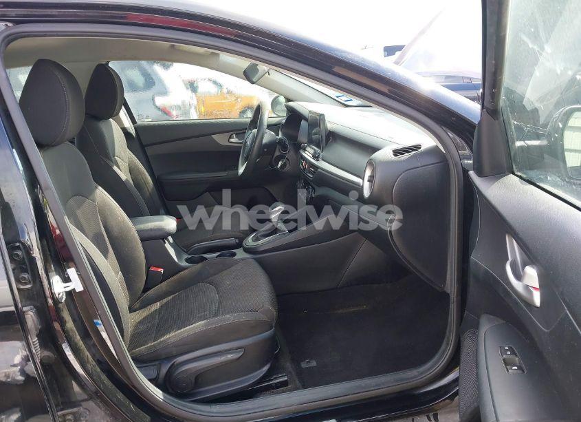 Photo 5 of 2019 Kia Forte LXS (VIN 3KPF24AD3KE024008)